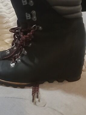 Sorel Black Women's Boot Size 7 EUR 38